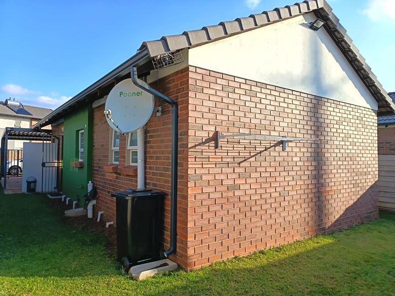 Modern 2-Bedroom Home for Sale in Parkdene Manor | R1,200,000 | Covered Parking - Photo 1