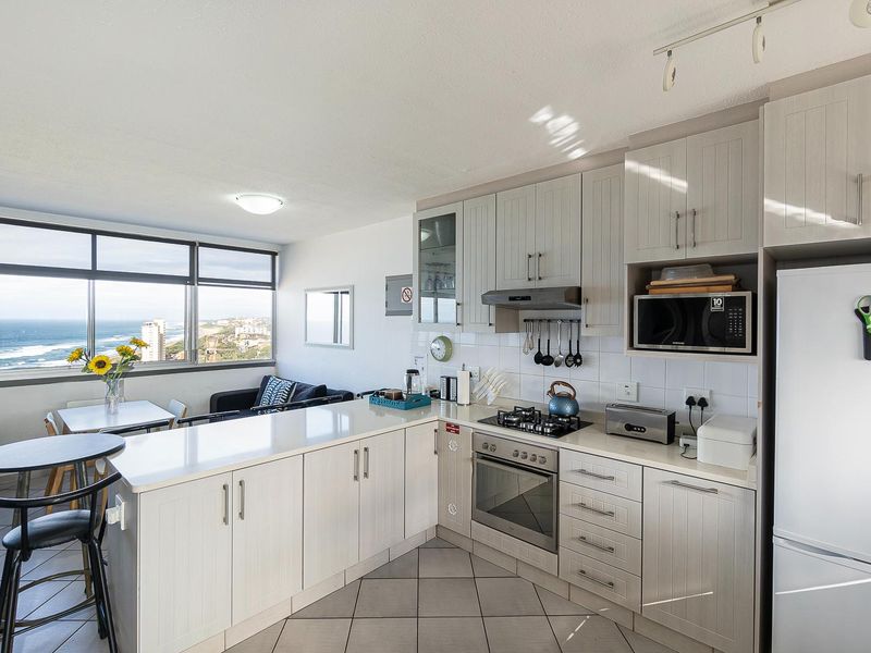 Modern, furnished and on the beach - Photo 5