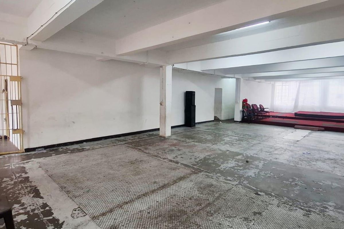 **Versatile Commercial Spaces Available for Workshops, Churches, Colleges, Creches** - Photo 2