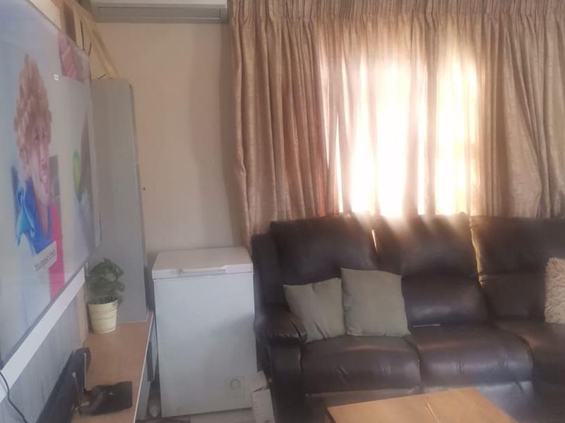 3 Bedroom House For Sale in Vanderbijlpark CE 7 - Photo 3