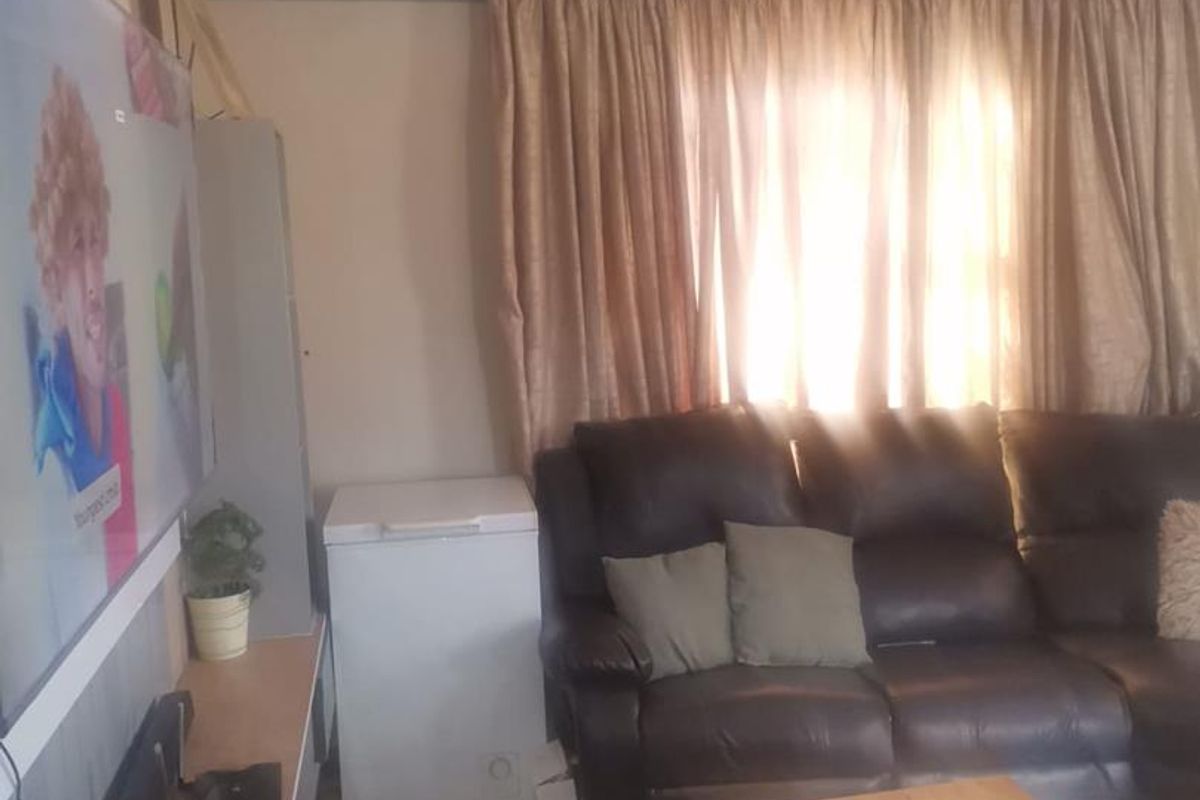 3 Bedroom House For Sale in Vanderbijlpark CE 7 - Photo 3