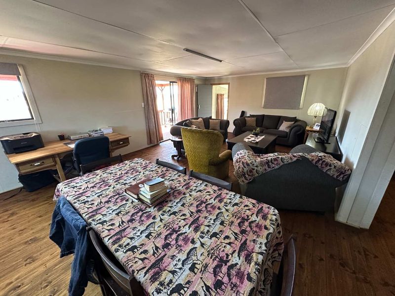 3 BEDROOM HOUSE ON  2HA PLOT FOR SALE - Photo 9