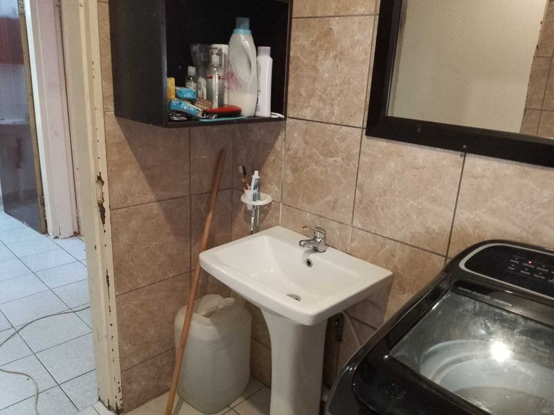 Family-Friendly - Photo 10