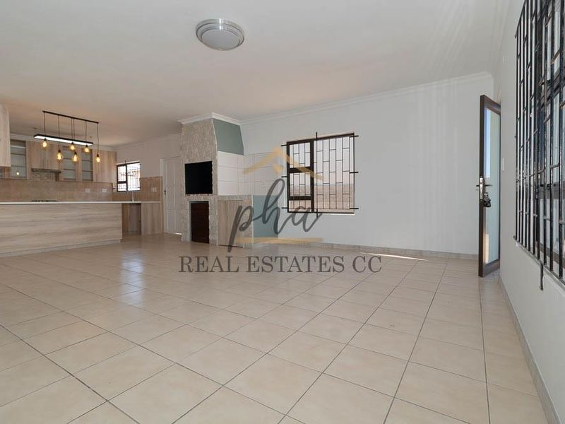 Newly Renovated Freestanding Home - Photo 3