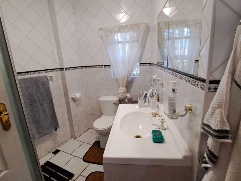 Well located property with a potential for a Guest House - Photo 10