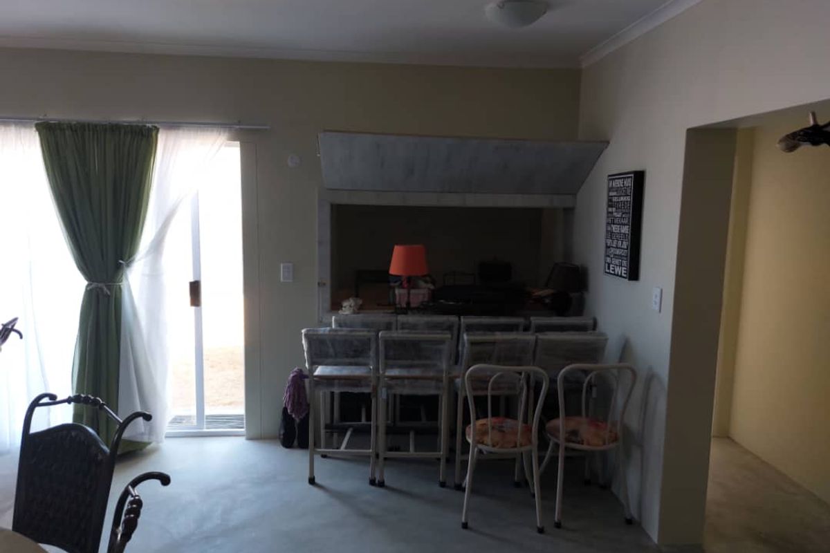 FOR SALE- 3 BEDROOM HOUSE IN EXTENTION 10, HENTIES BAY, NAMIBIA - Photo 5