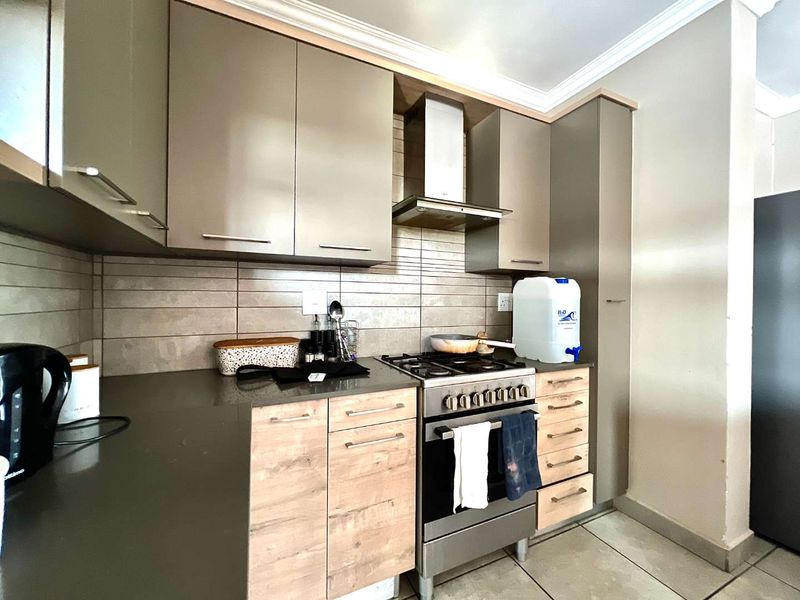 Apartment in Six Fountains Estate - Photo 10