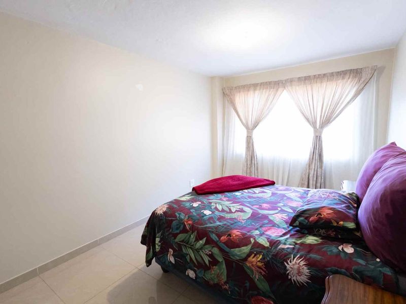 Spacious 3-Bedroom Apartment in Die Hoewes - Photo 5