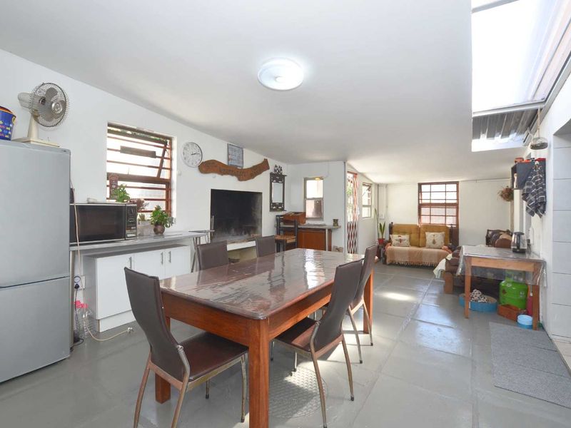 Beautiful Family Home with Separate Flatlet for Sale in Bothasig - Photo 4