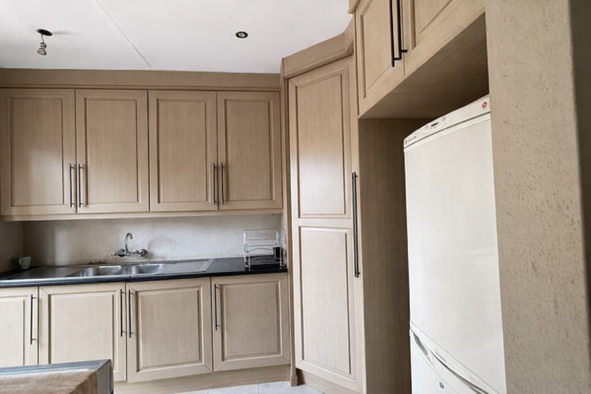 Grab this beautiful house - Photo 2