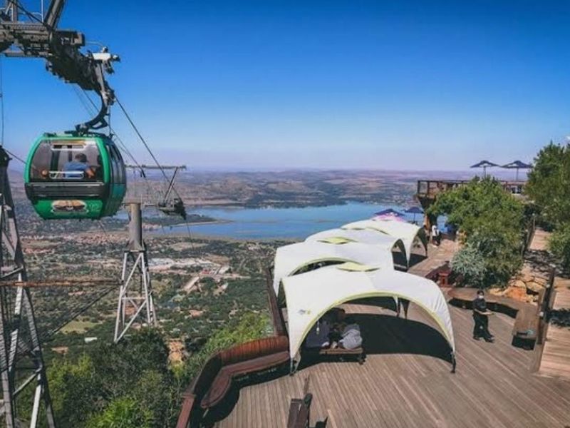 Flooded with natural light and views - Photo 7