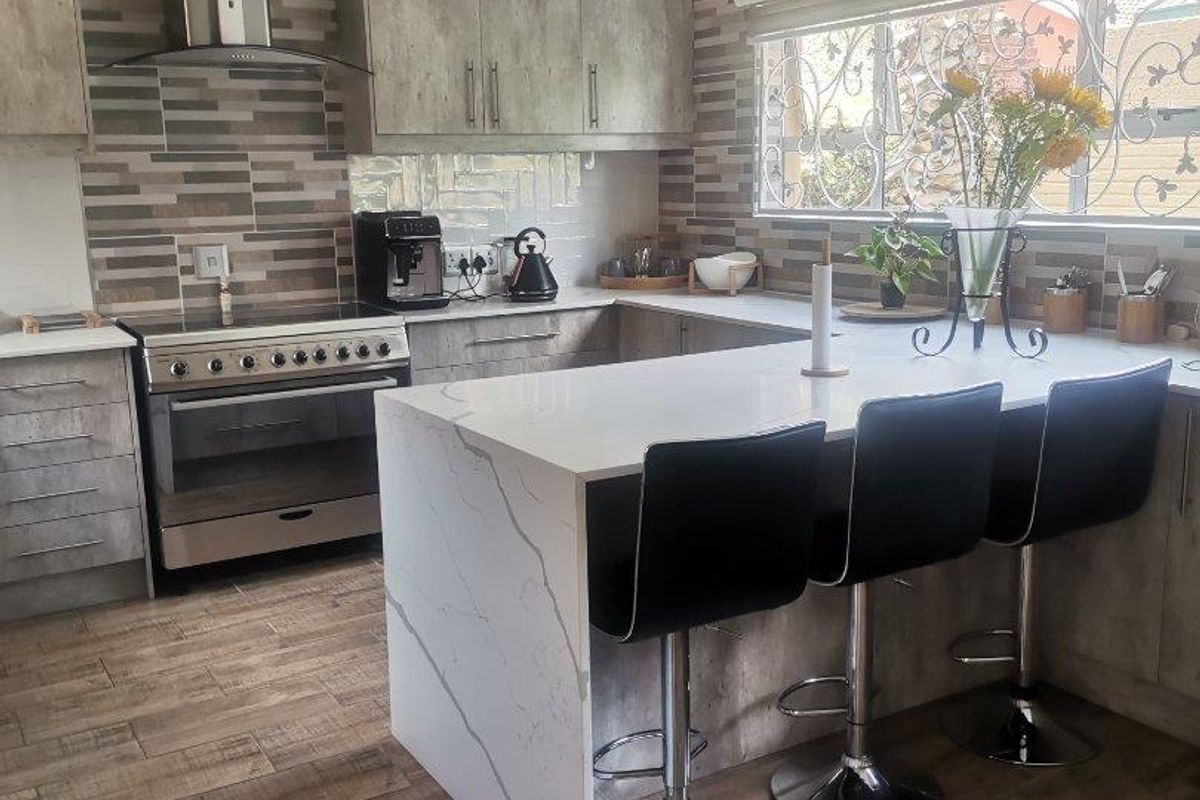 3 Bedroom House For Sale in Vanderbijlpark SE7 - Photo 2