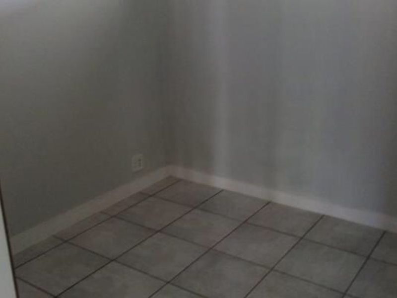 2 Bedroom Apartment for Sale in Linbro Park - Photo 6