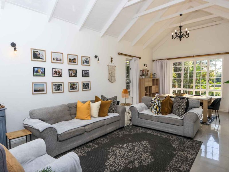 A Beautiful Family Retreat in Prestigious Mount Edgecombe Estate - Photo 8