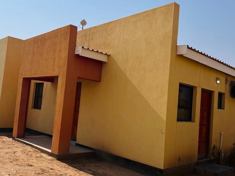 Two bedrooms house for sale in Arandis,  Selling Price N$620000 (cost excluded), erf size 450 sqm - Photo 8