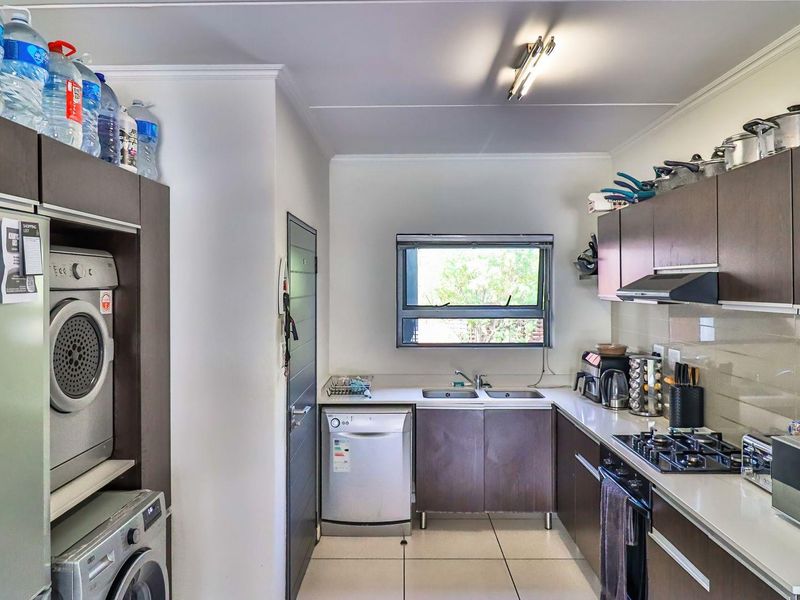 The William, offering secure and modern living in the heart of Fourways - Photo 10