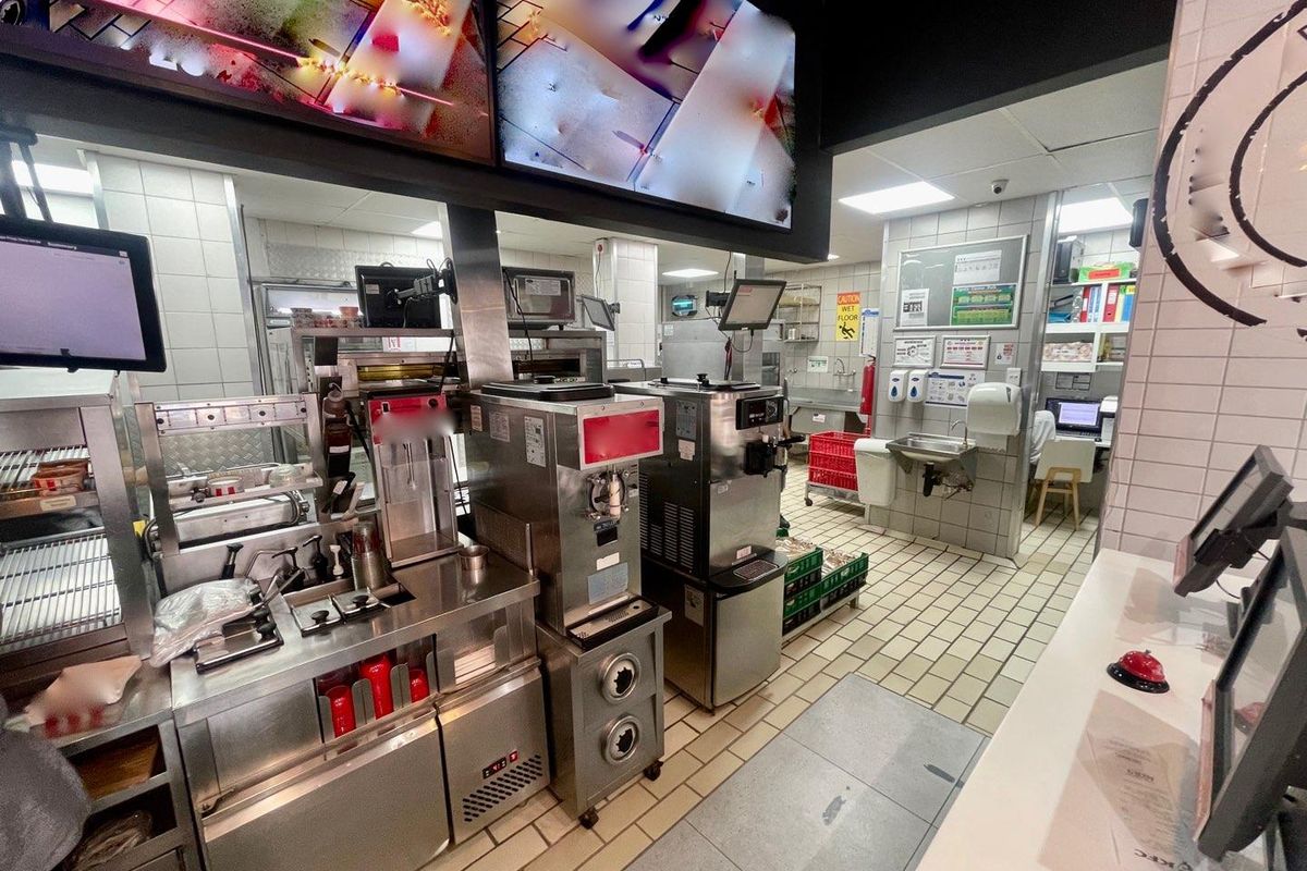 Hendra - Prime 161m2 Retail Space To Let – Ideal for Fast Food Outlet - Photo 3