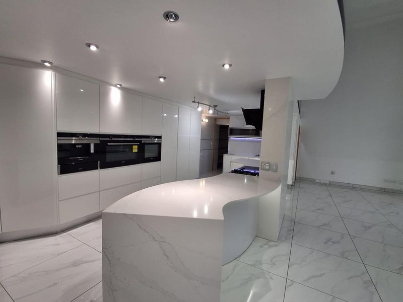 MANSION IN THE ELITE PART OF BASSONIA - Photo 4