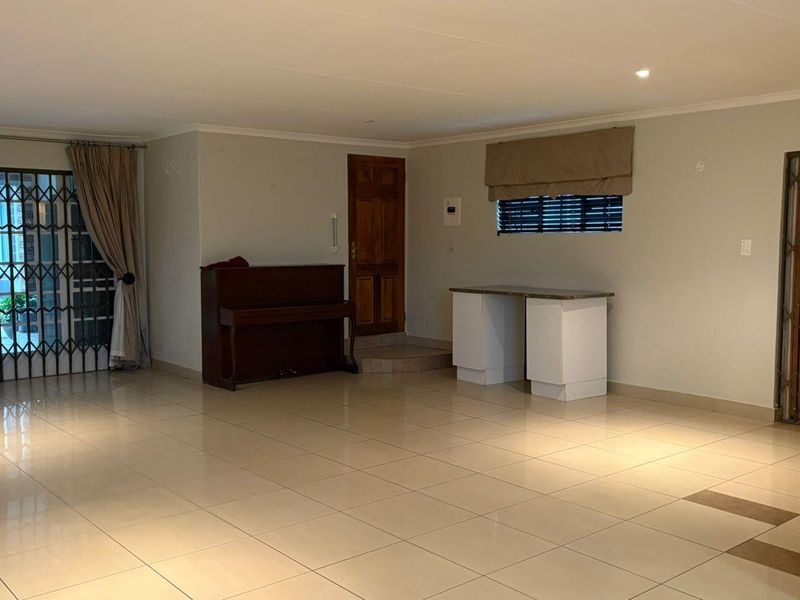 Quaint spacious 1 bedroom cottage - Photo 10