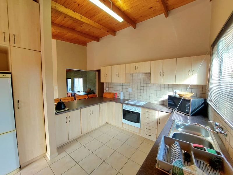 Perfect for Families: Spacious House & Flat in Tranquil Setting! - Photo 6