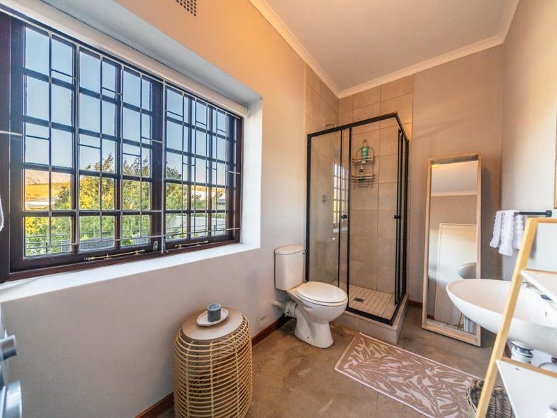 Furnished Franschhoek Apartment with Scenic Views | Available 1 June-31 Oct 2026 - Photo 10