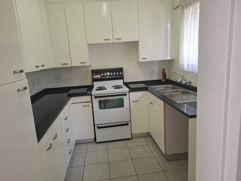 Spacious, Light-Filled Retirement Living in the Heart of Bryanston - Photo 2
