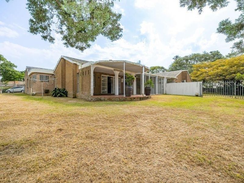 3 Bed Townhouse centrally located in Westville. - Photo 1