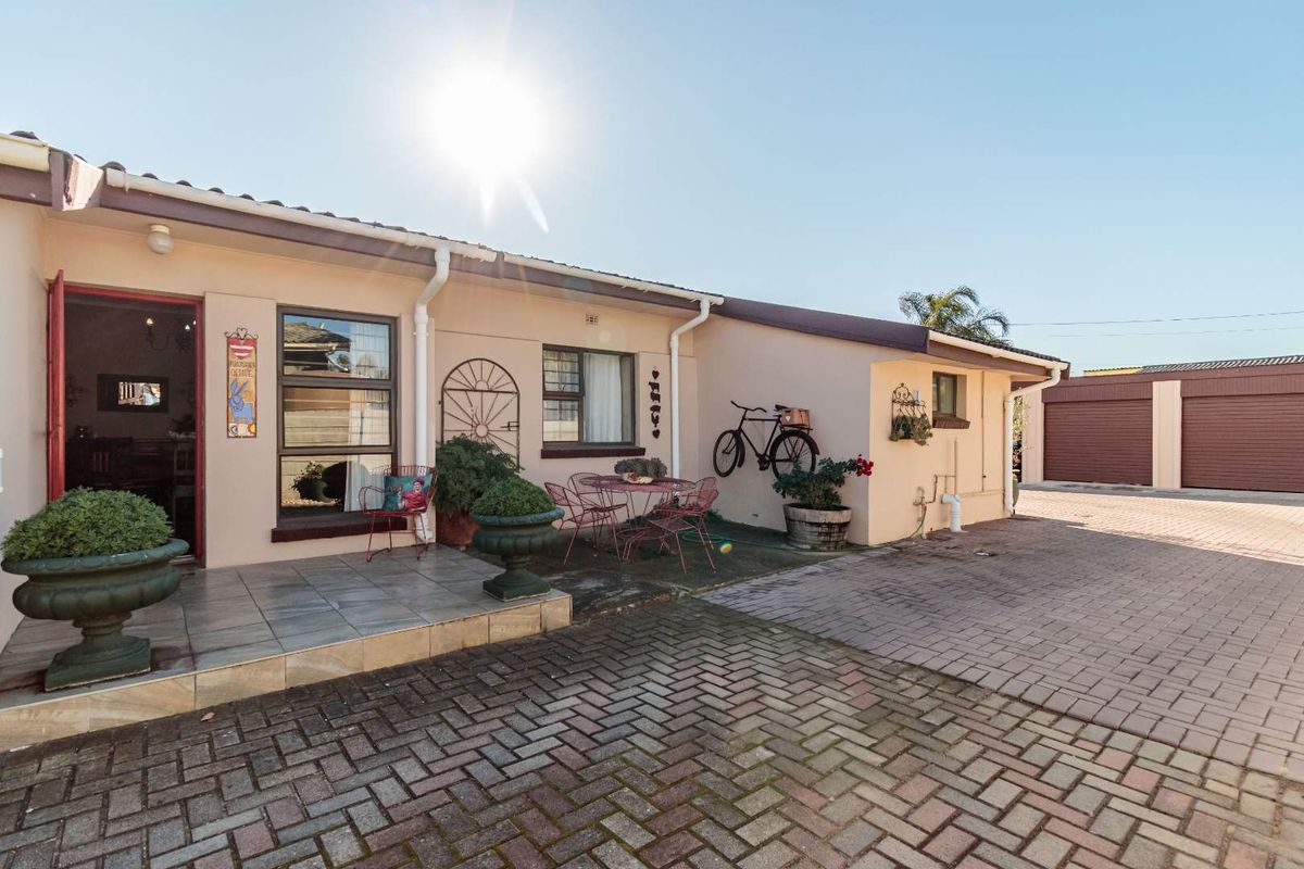 4 Bedroom Family Home – Manor Heights, Despatch - Photo 2