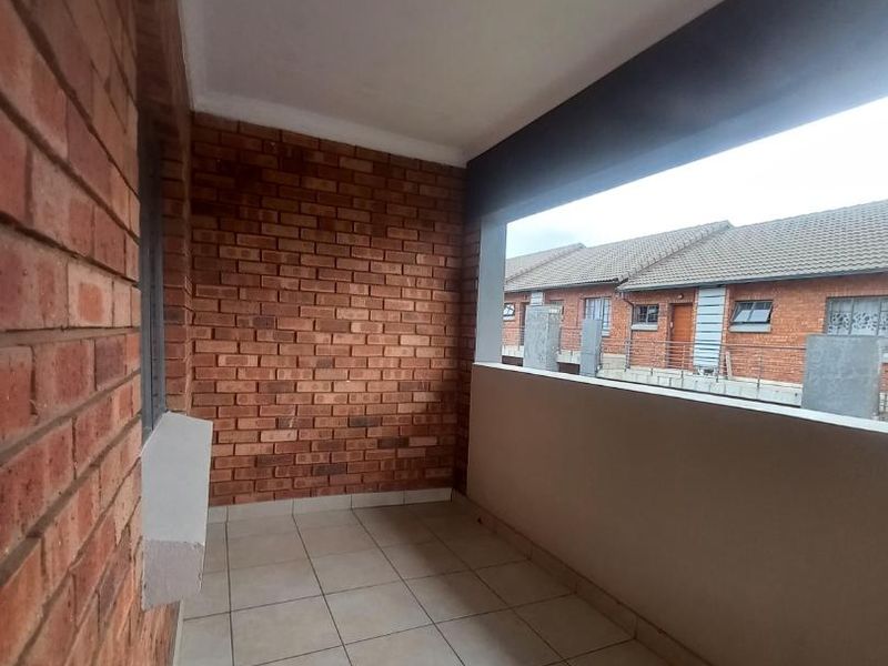 Apartment for sale in Midrand - Photo 4