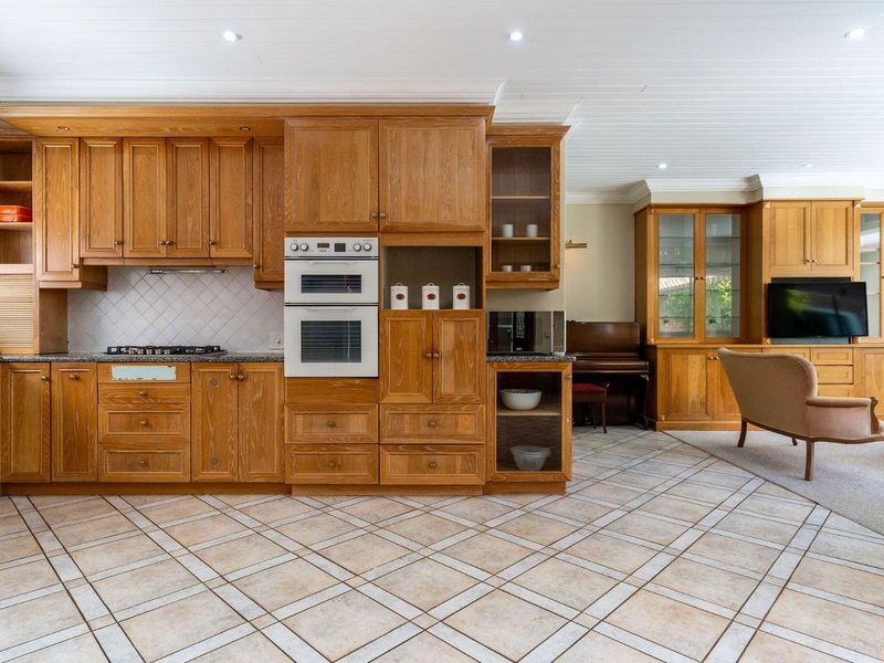 The Orchard House - Country Living at Its Finest in the Constantia Valley - Photo 10