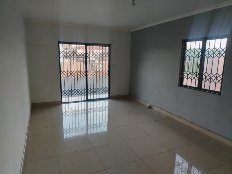 Home to let Unit 8 Phoenix - Photo 5