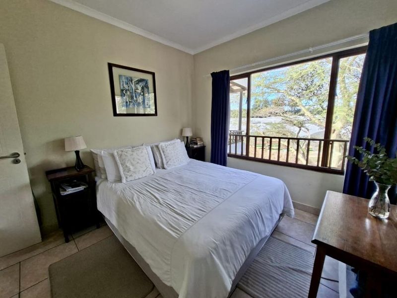 Top Floor 2 Bedroom apartment in Sheffield Beach - Photo 5