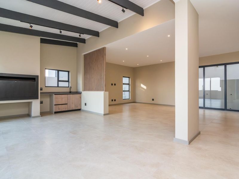 Beautiful family home waiting for you - Photo 4