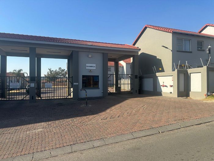 Property #2396369, Apartment Sold in Vorna Valley