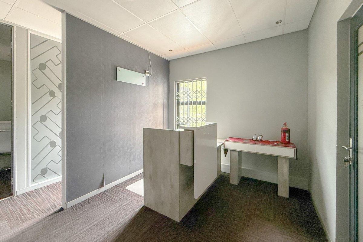 Office for Sale – Prime 87 m2 Unit in Lombardy Business Park - Photo 4