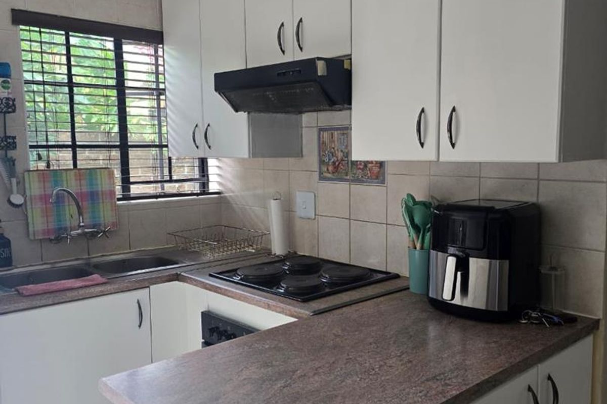 Neat unit to rent in Clearwater Estate - Photo 2