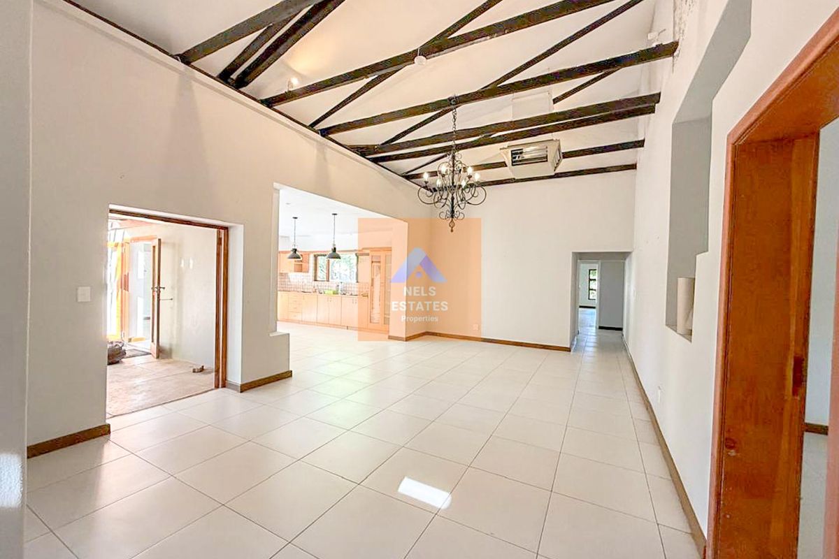 Home with Guesthouse Potential For Sale in Tsumeb, Namibia - Photo 4