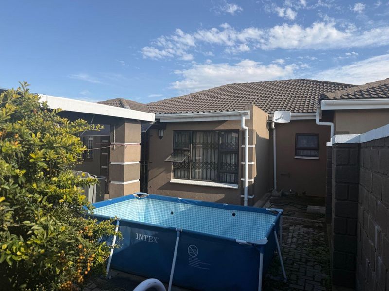 2 Houses with separate entry to buy in vryheid - Photo 2