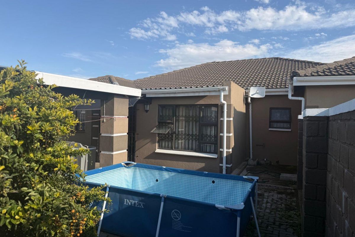 2 Houses with separate entry to buy in vryheid - Photo 2