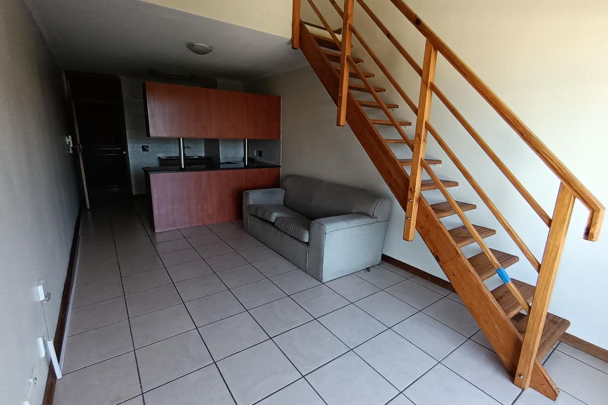 Hillcrest Boulevard II, 1 bedroom loft to rent - Photo 5