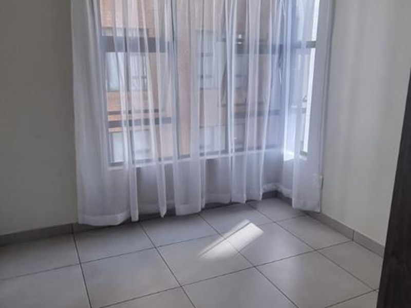 One Bedroom Apartment For Rent - Photo 6