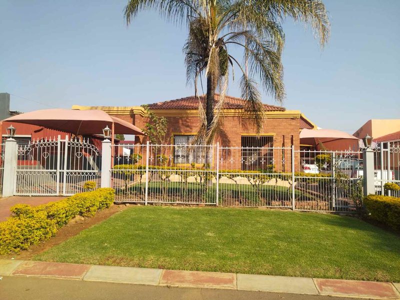 3 bedrooms house for sale in Soshanguve BB - Photo 1