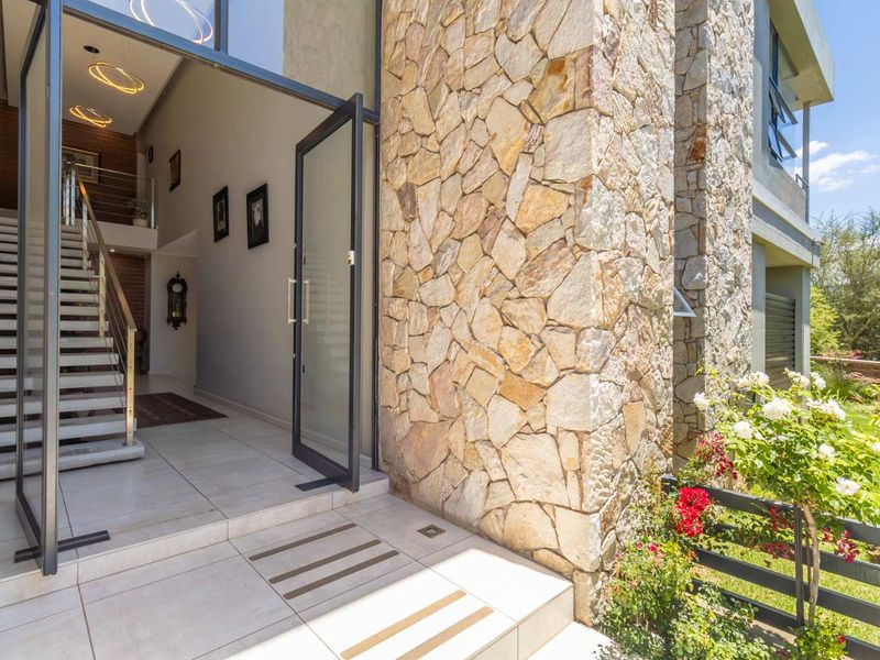 A prime positioned family home - Photo 3