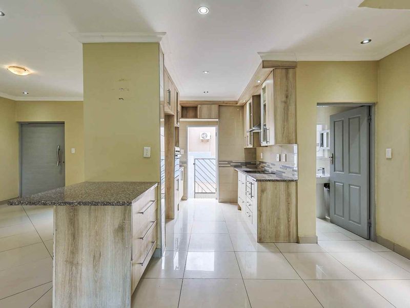 Prime 3 Bedroom Home in Exclusive Pretoria East Estate - Photo 9