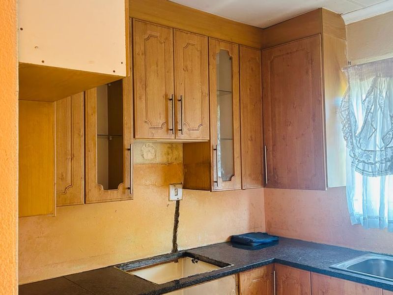 3 bedroom house for sale in Vosloorus - Photo 3