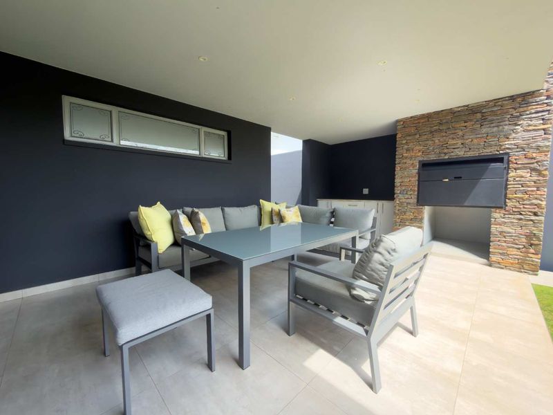 Grounded Luxury | Exceptional Free Standing Home - Photo 4