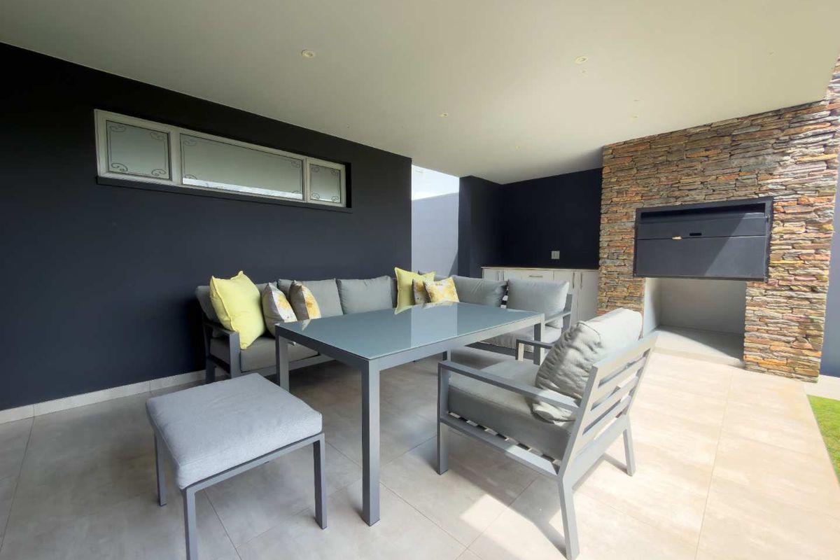 Grounded Luxury | Exceptional Free Standing Home - Photo 4