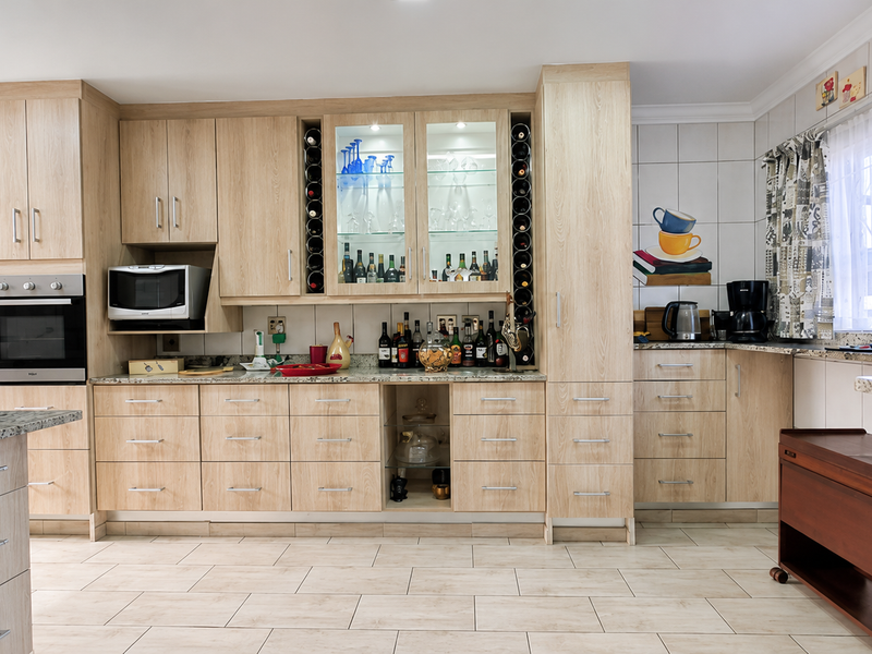 4 Bedroom House for sale in Glenvista - Photo 4