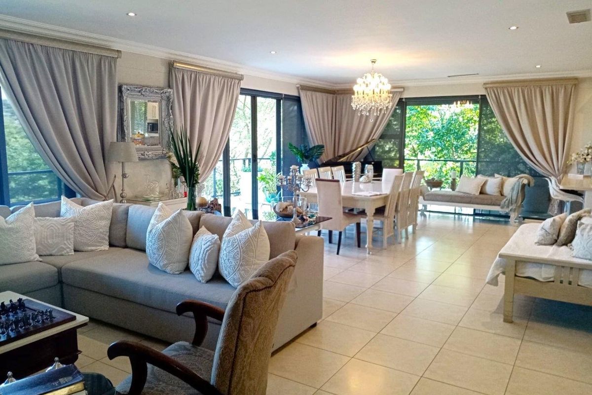 5 Bedroom Family Home in Simbithi. - Photo 2