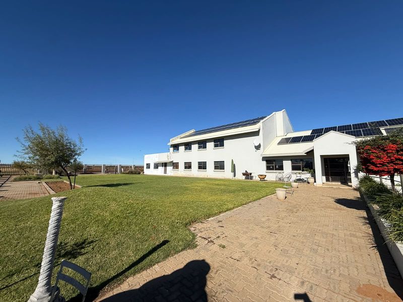Exceptional Potential on 184 ha – Off-the-Grid Farm Living - Photo 3